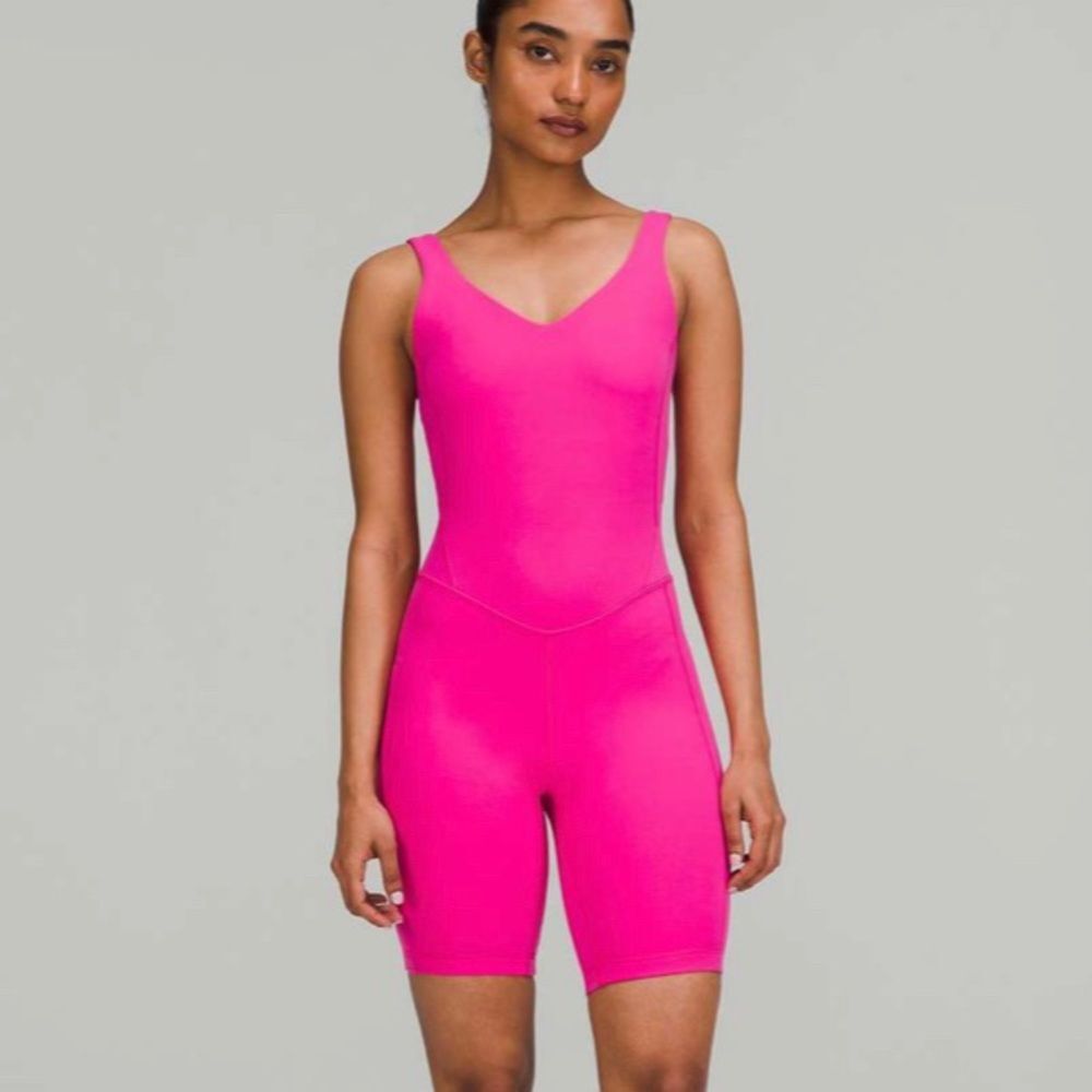 Lululemon Align Bodysuit 8" in Sonic Pink Size 2